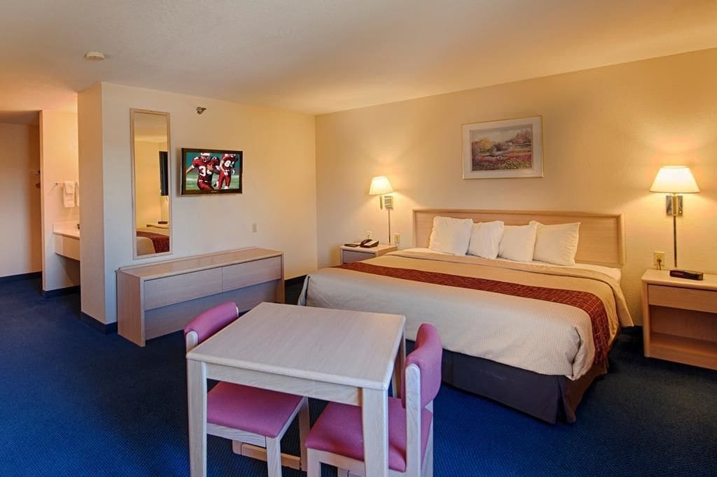 Red Roof Inn Holton