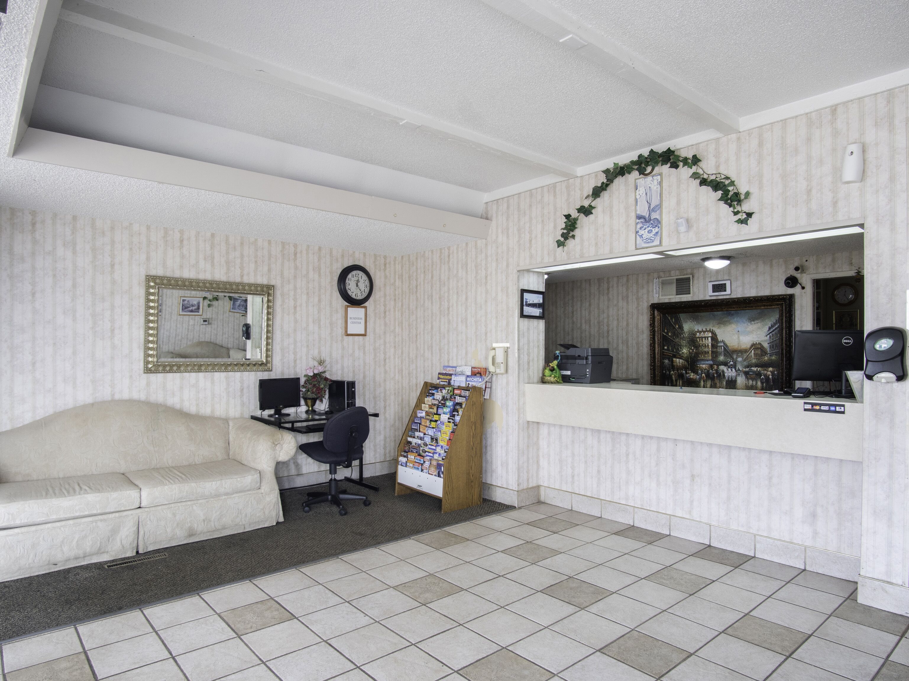 OYO Hotel Hutchinson KS West 4th Ave