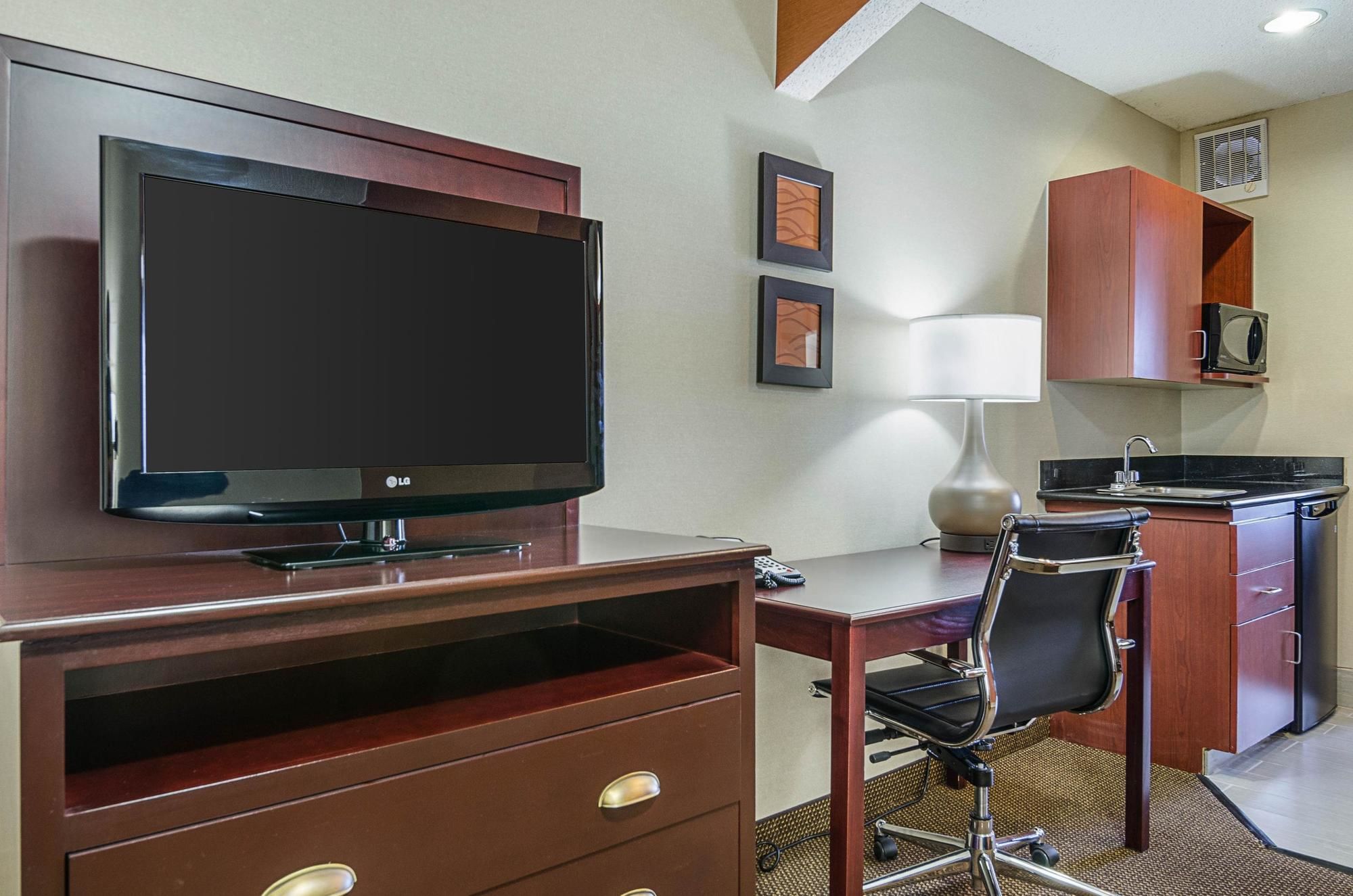 Comfort Inn & Suites