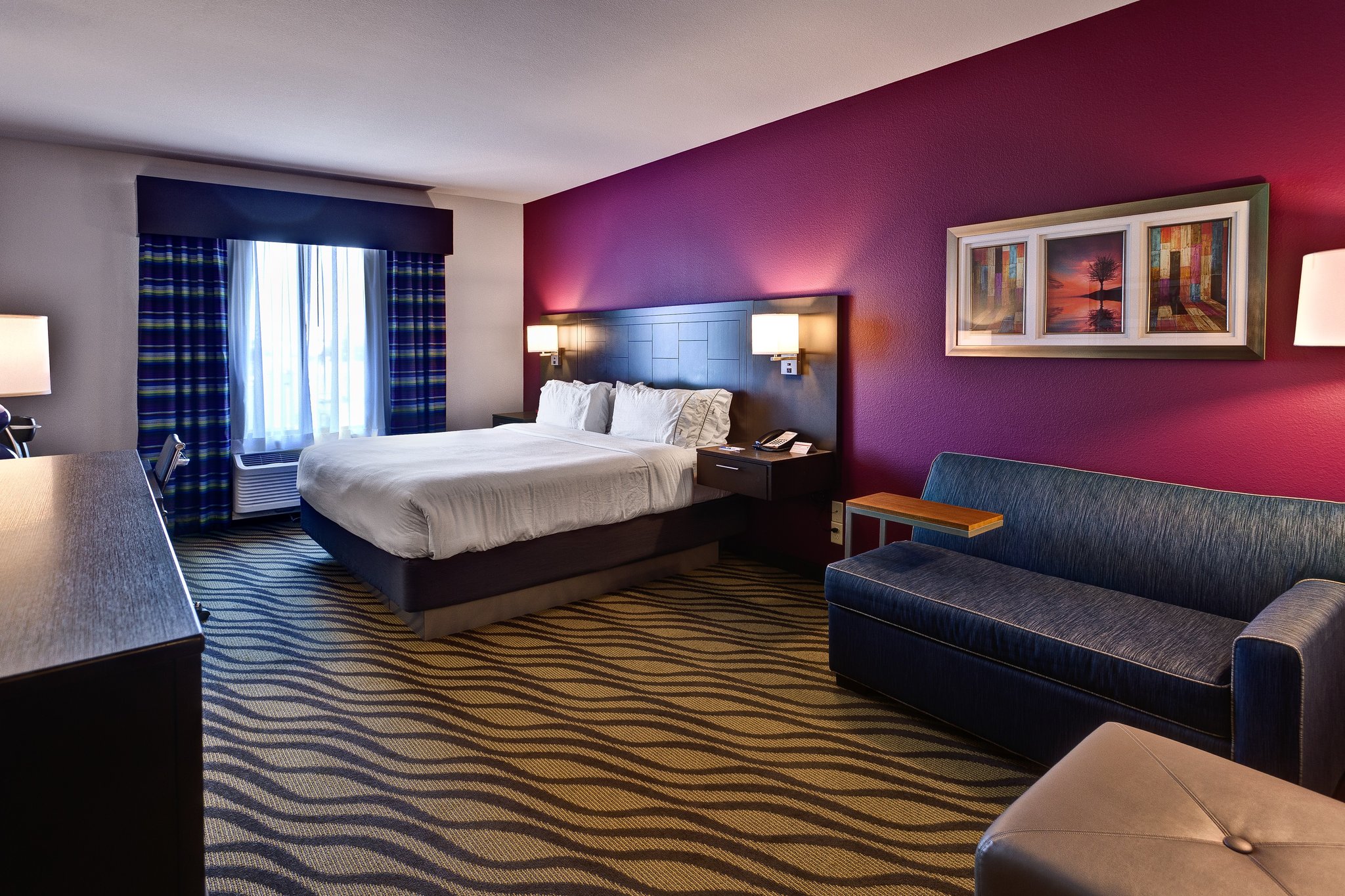 Holiday Inn Express Hutchinson