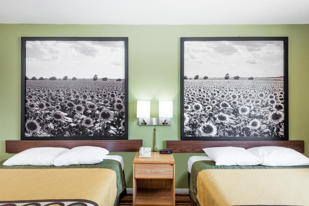 Super 8 by Wyndham Independence