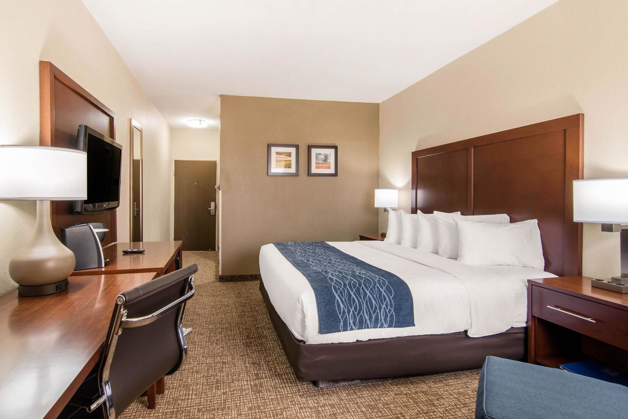 Comfort Inn & Suites Junction City - near Fort Riley
