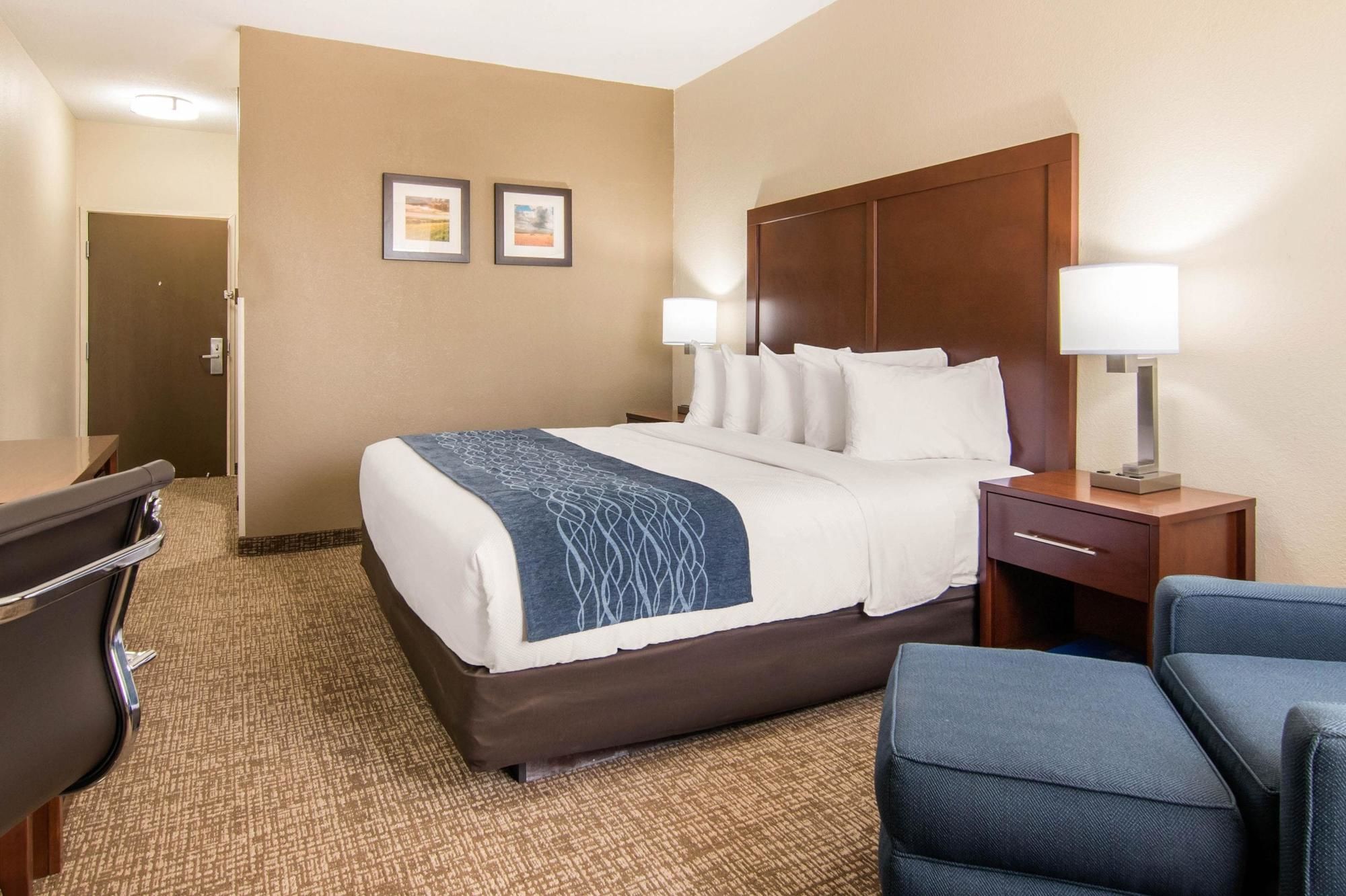 Comfort Inn & Suites Junction City - near Fort Riley