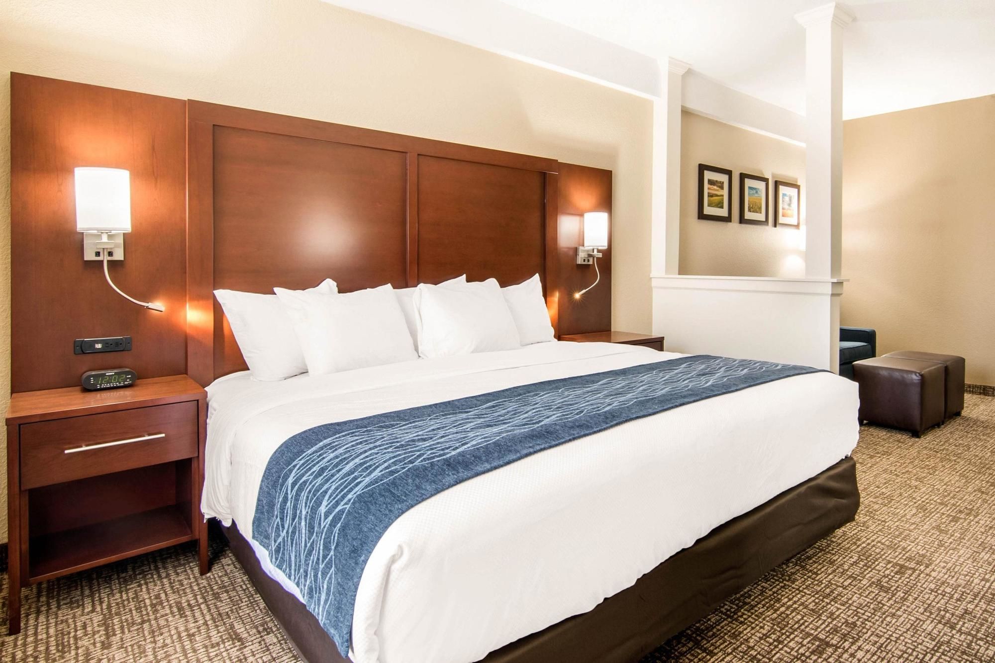 Comfort Inn & Suites Junction City - near Fort Riley