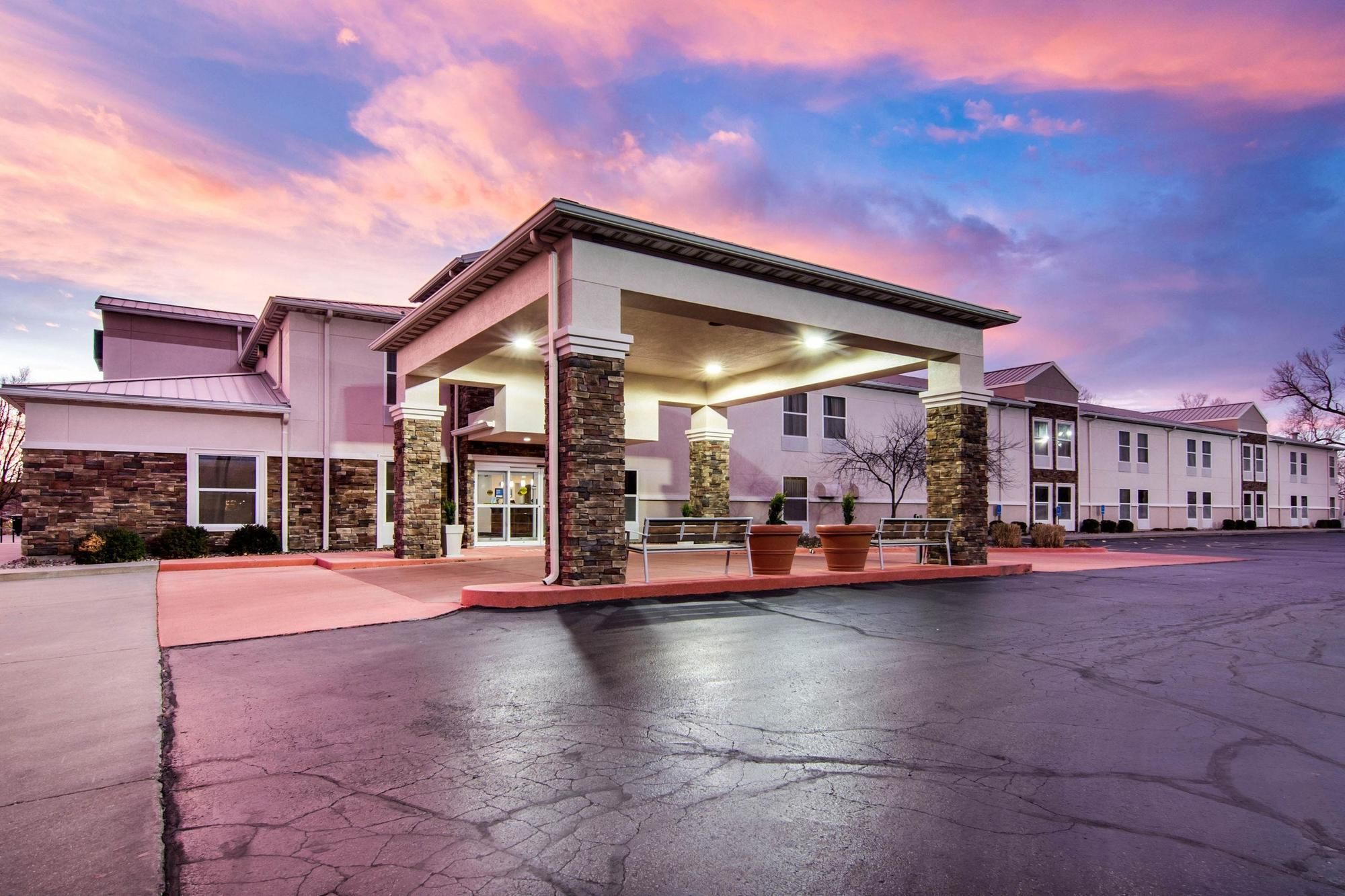 Comfort Inn & Suites Junction City - near Fort Riley