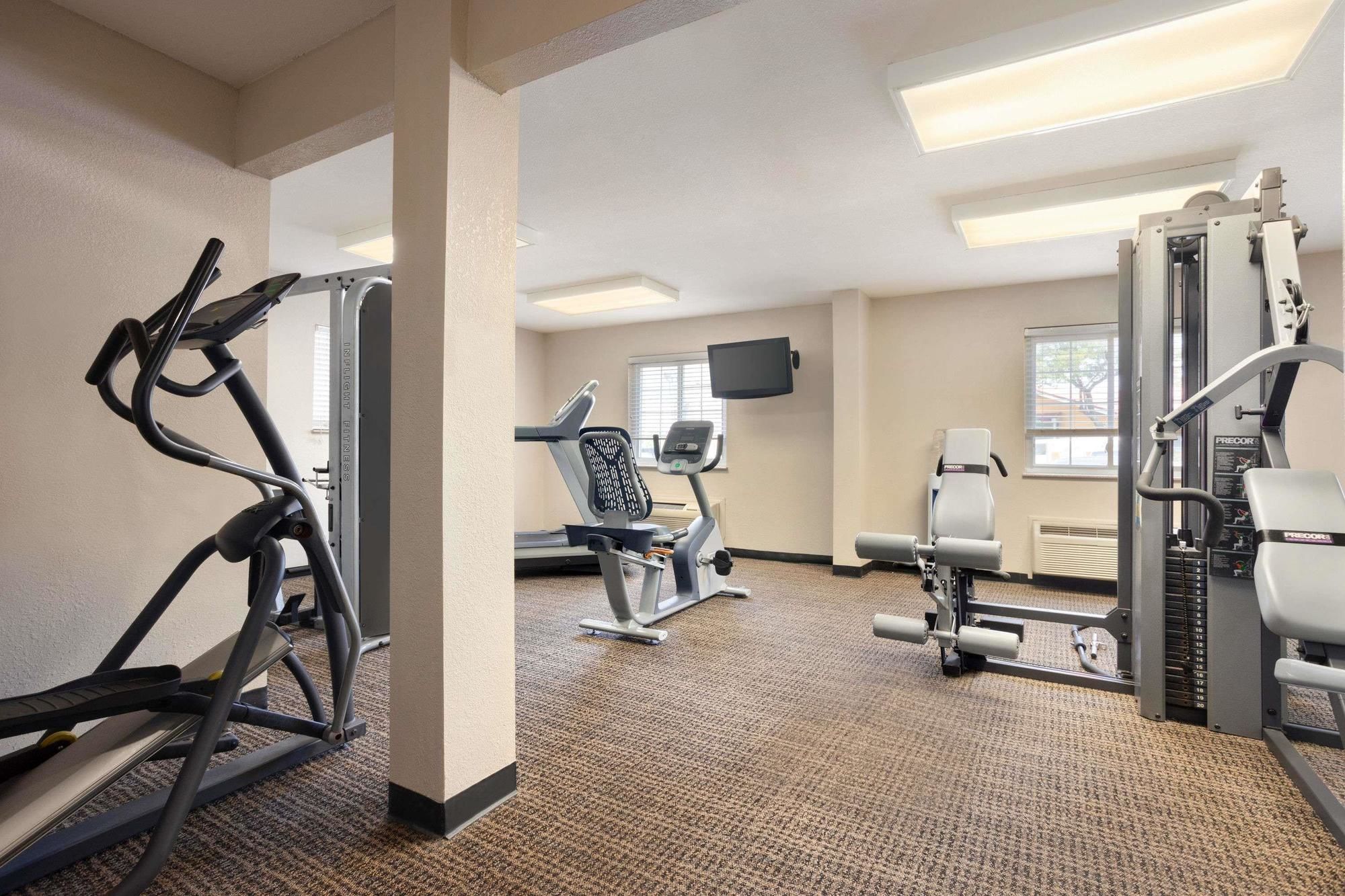 Baymont by Wyndham Kansas City KU Medical Center