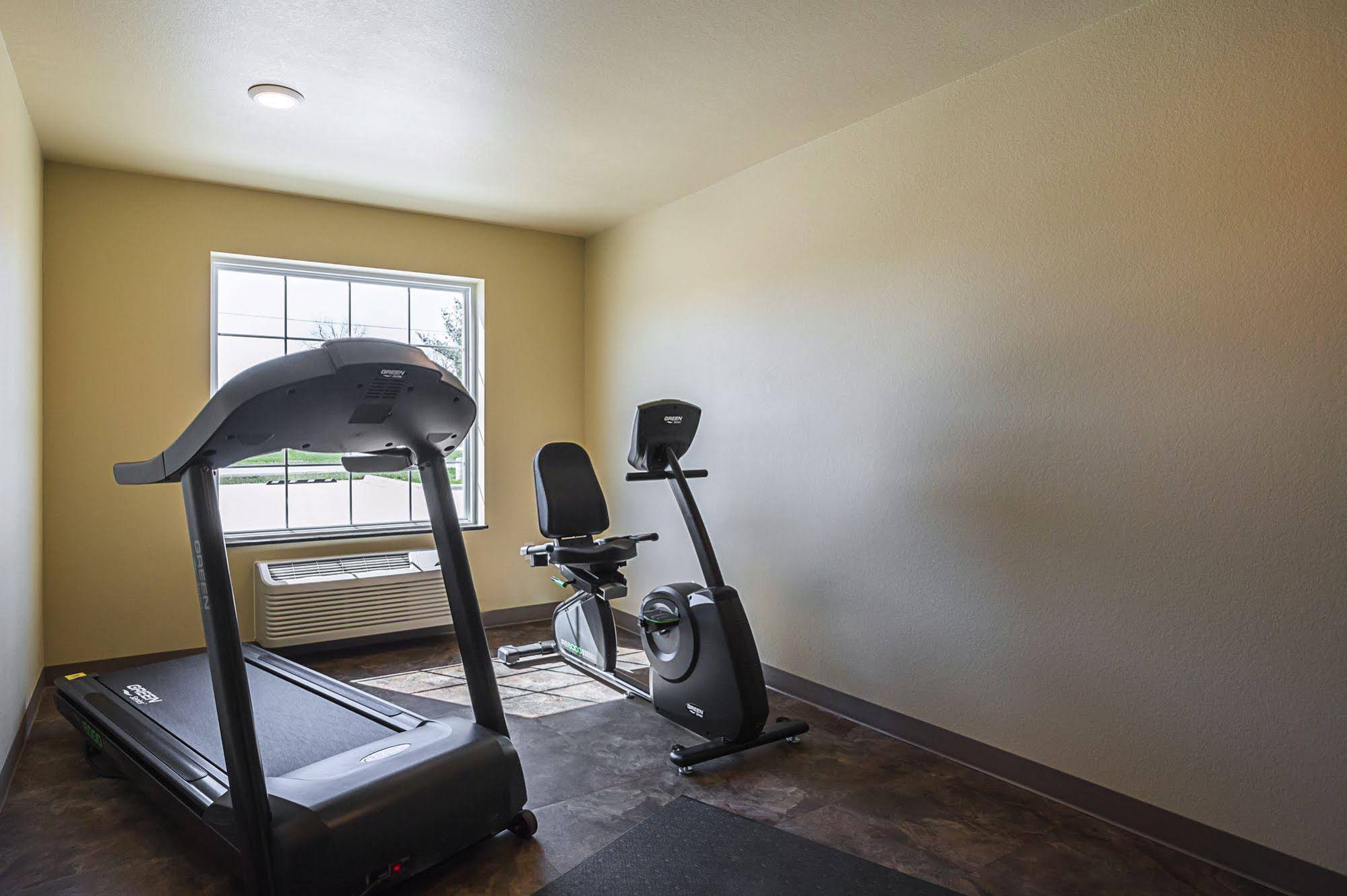 Cobblestone Inn & Suites
