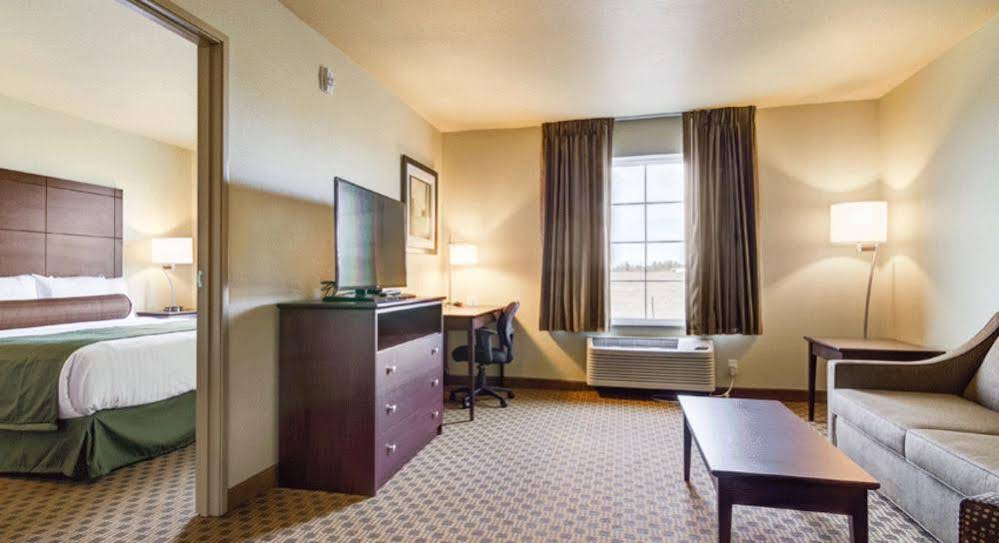 Cobblestone Inn & Suites