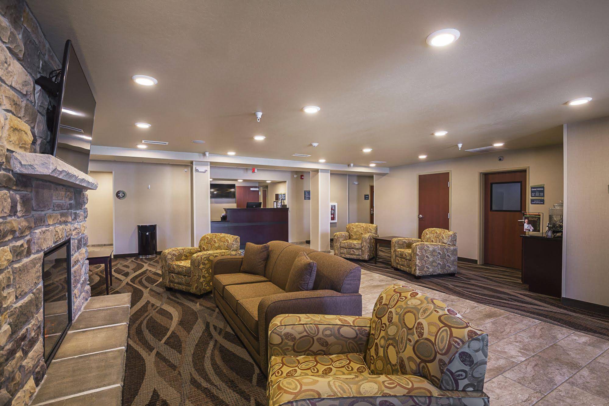 Cobblestone Inn & Suites