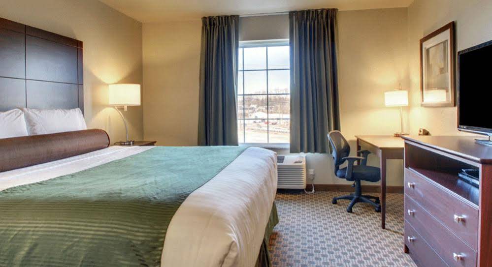 Cobblestone Inn & Suites
