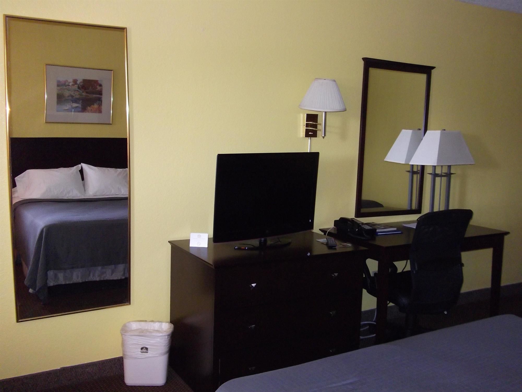 Townsman Inn Larned
