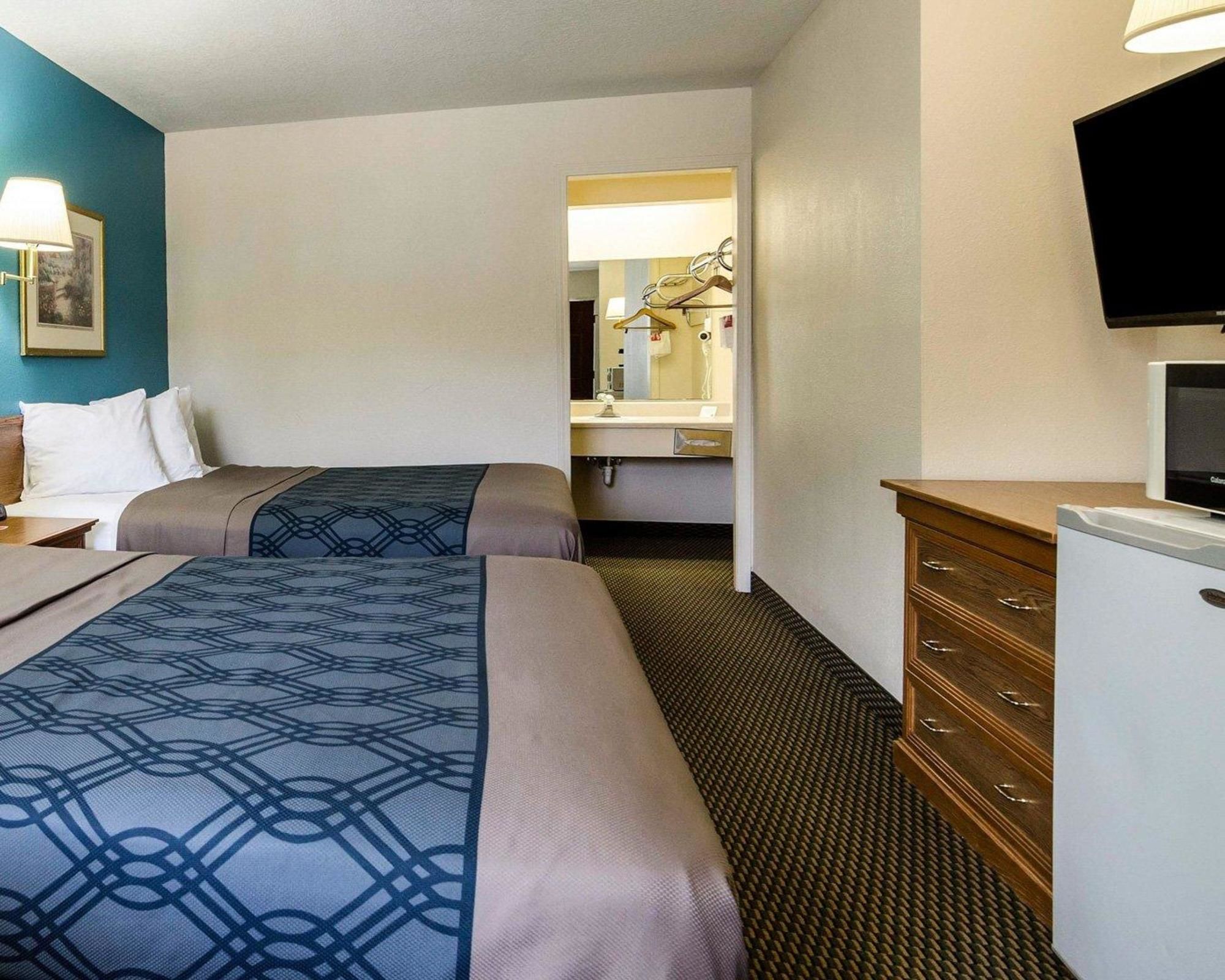 Econo Lodge Lawrence
