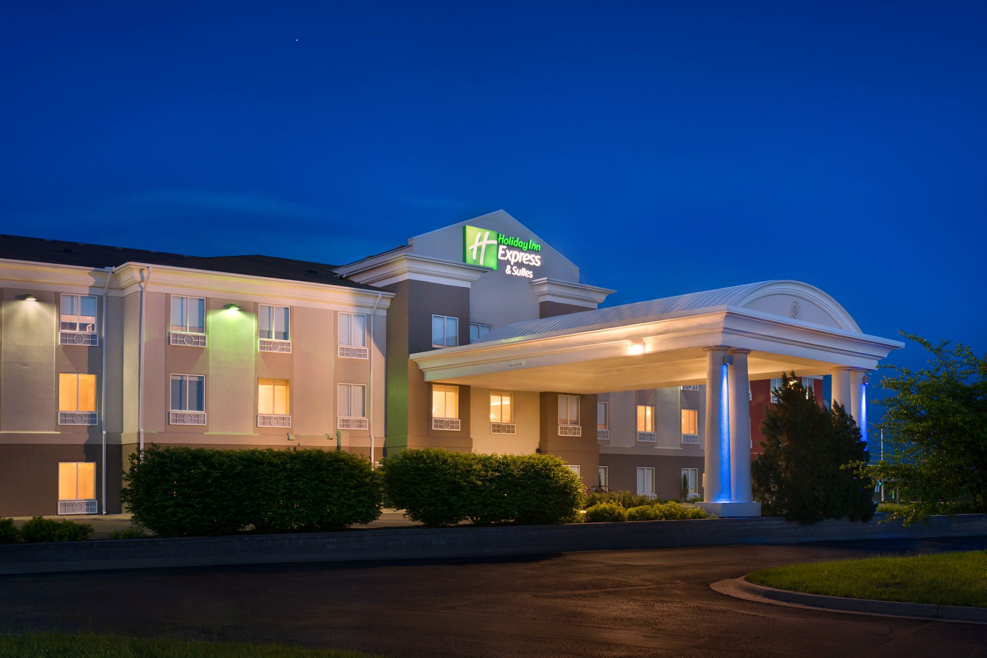 Holiday Inn Express Hotel & Suites Lawrence