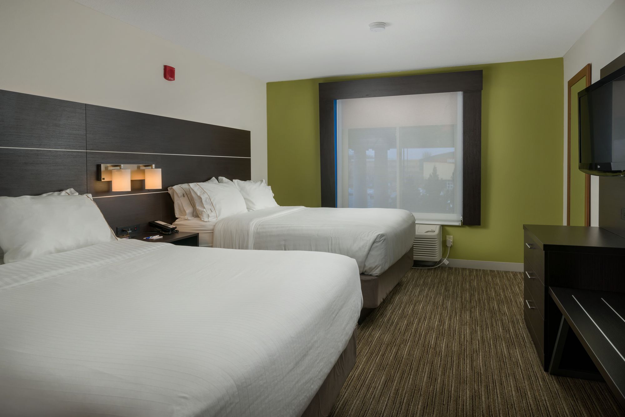 Holiday Inn Express Hotel & Suites Lawrence
