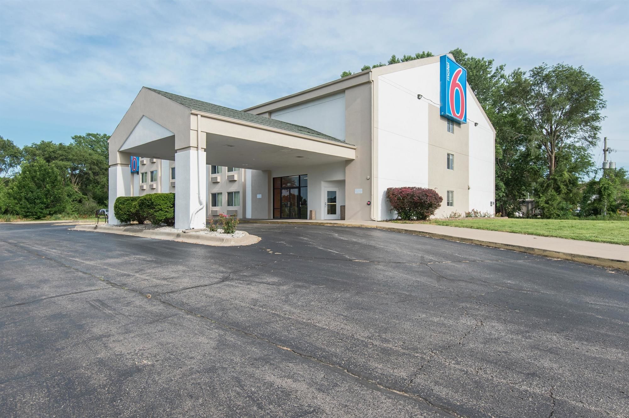 Motel 6 Lawrence