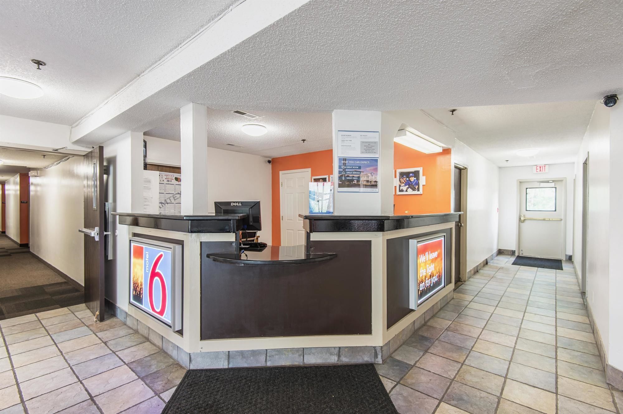 Motel 6 Lawrence