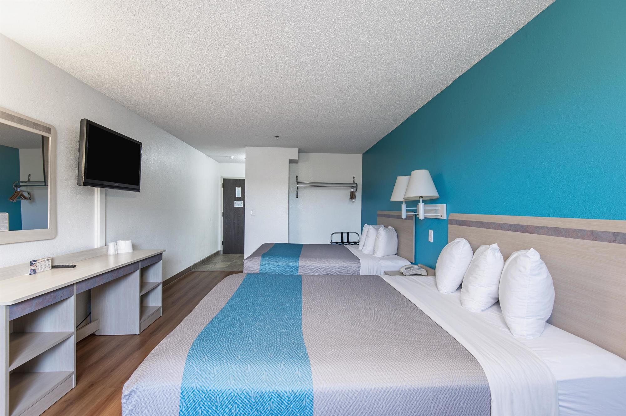 Motel 6 Lawrence