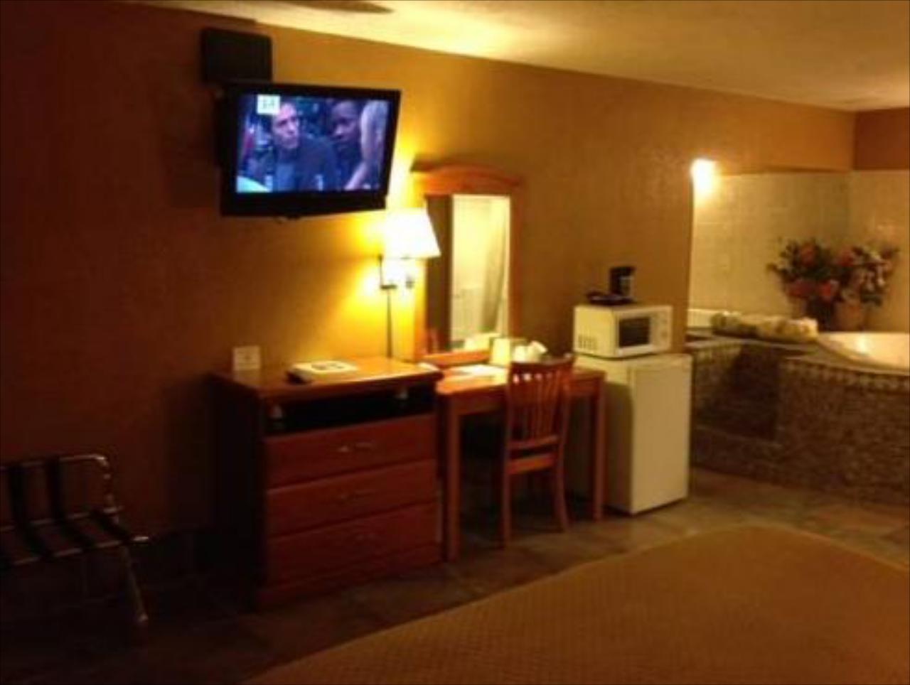 Virginia Inn & Suites