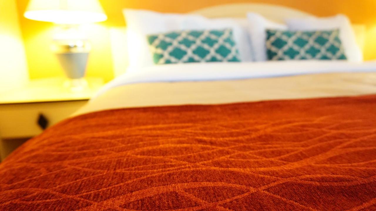 Virginia Inn & Suites