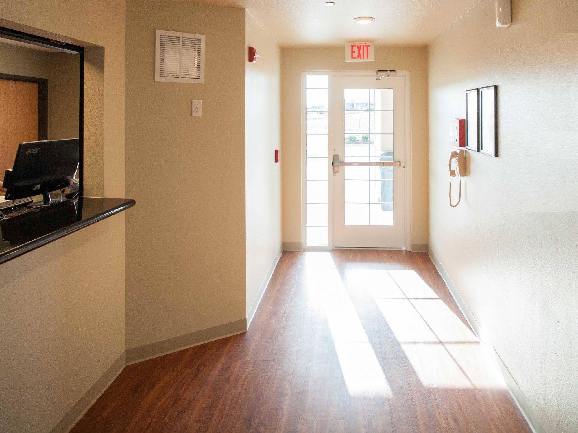 Woodspring Suites Kansas City Lenexa
