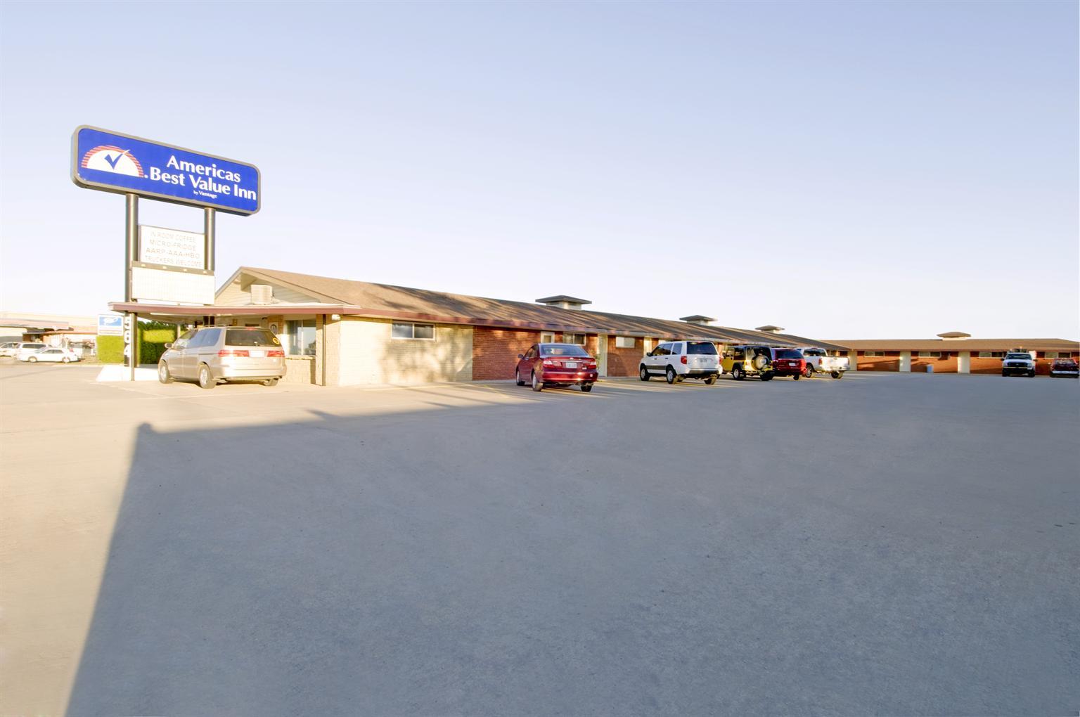 American Inn Of Liberal