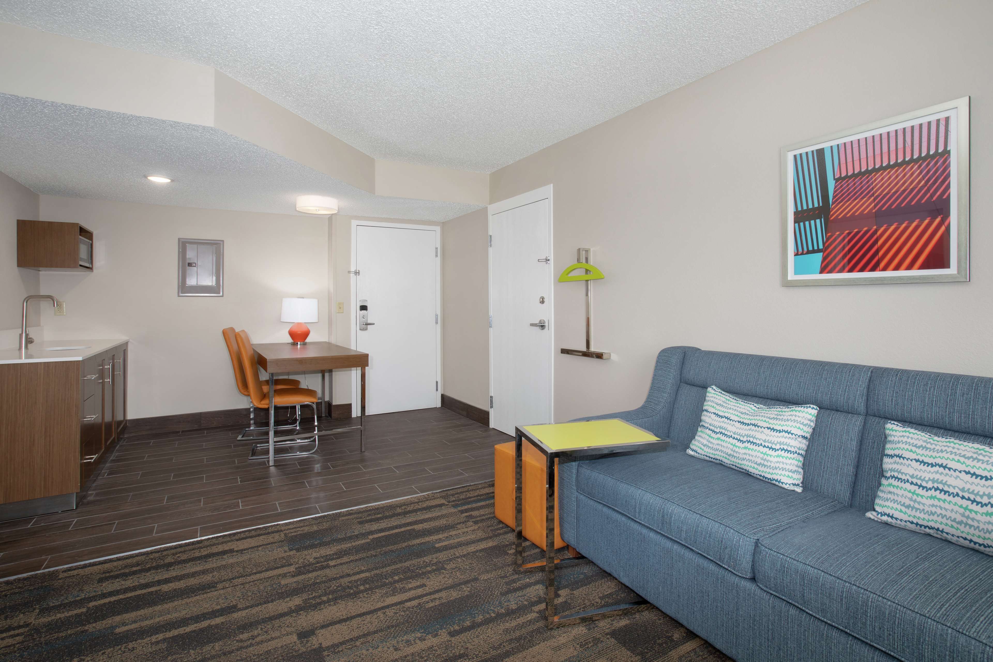 Hampton Inn & Suites Kansas City/Merriam