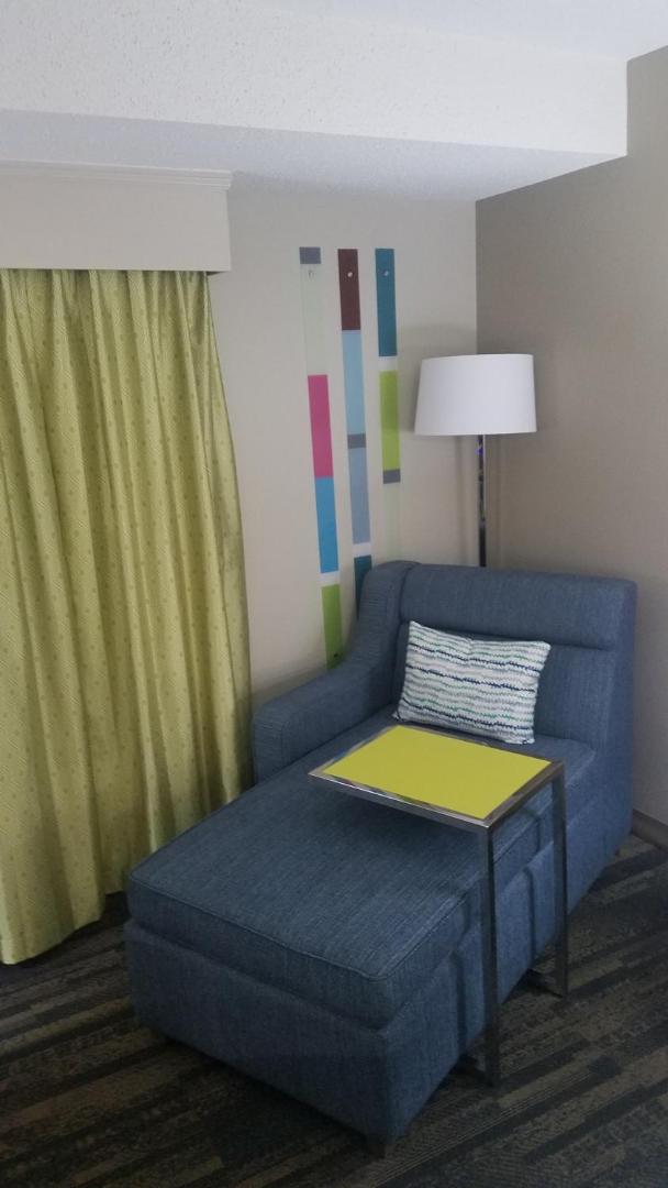 Hampton Inn & Suites Kansas City/Merriam