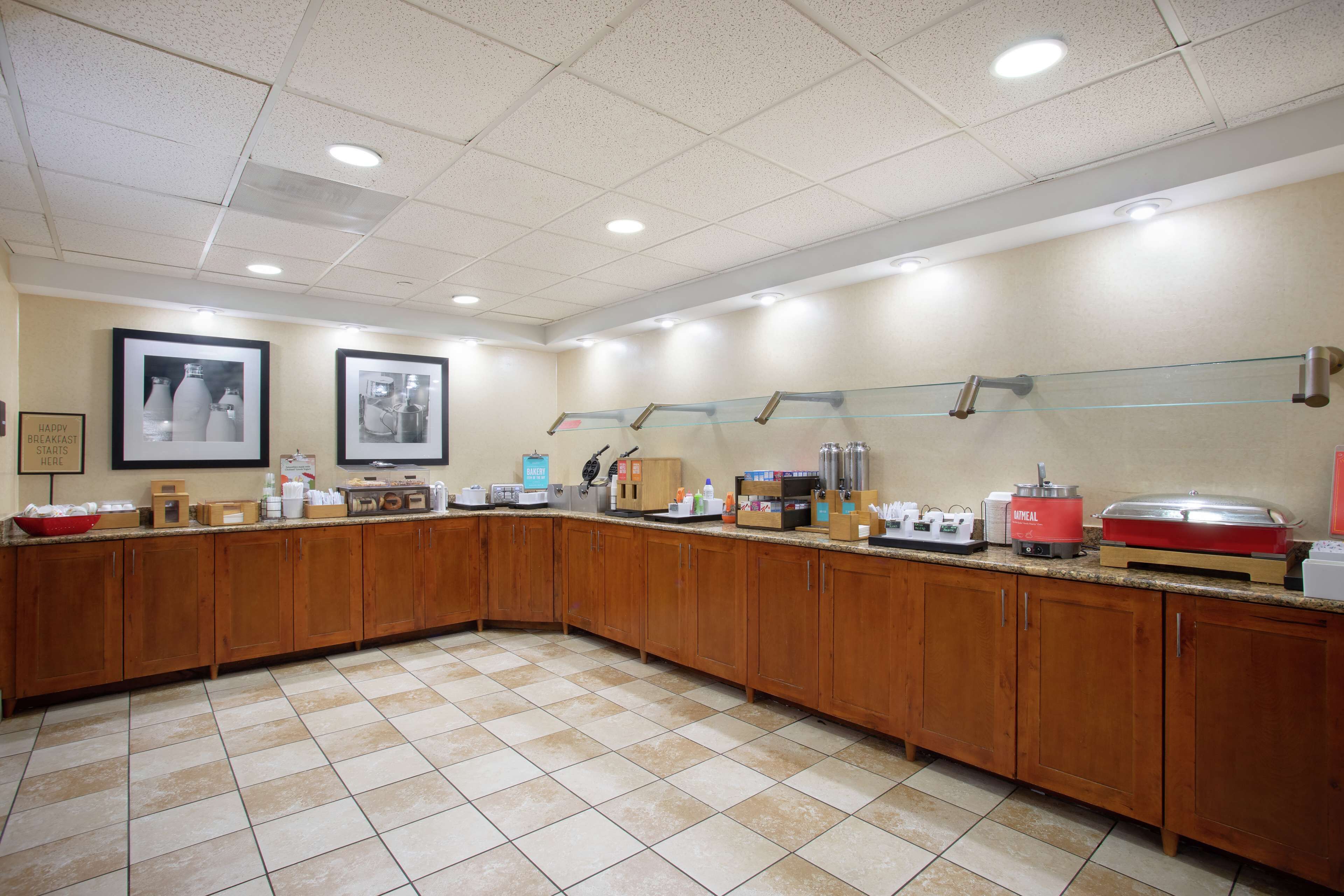 Hampton Inn & Suites Kansas City/Merriam