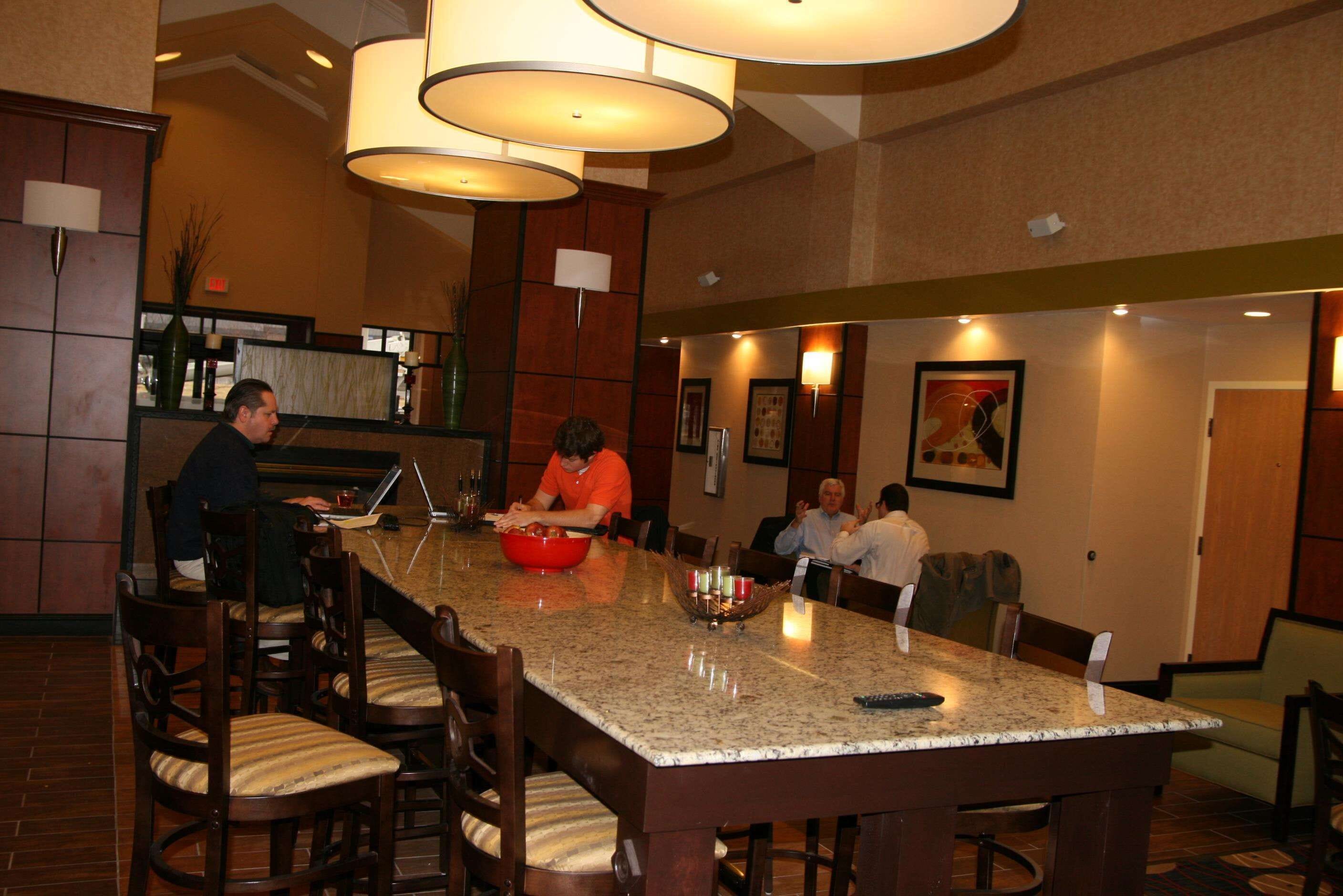 Hampton Inn & Suites Kansas City/Merriam