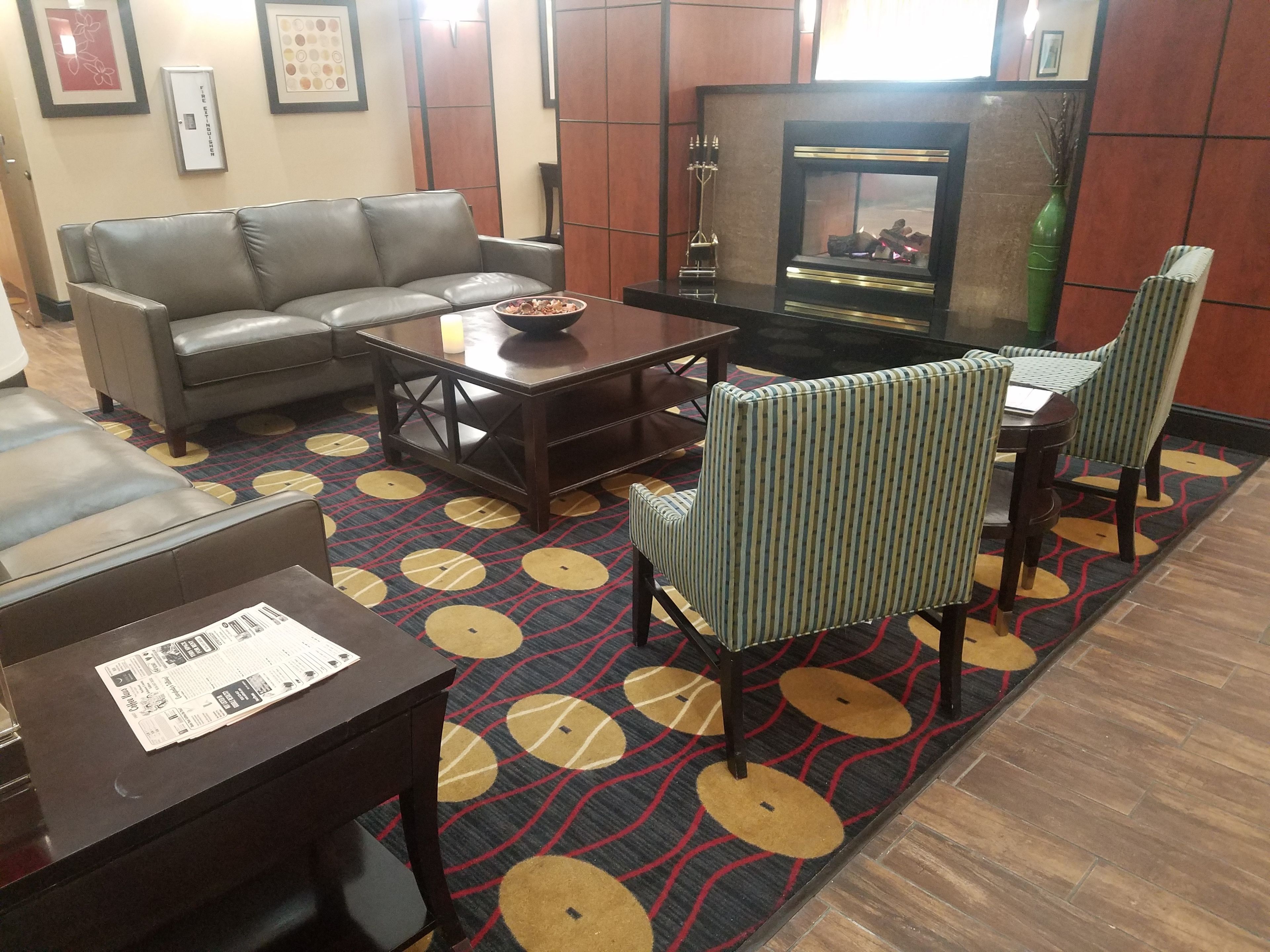 Hampton Inn & Suites Kansas City/Merriam