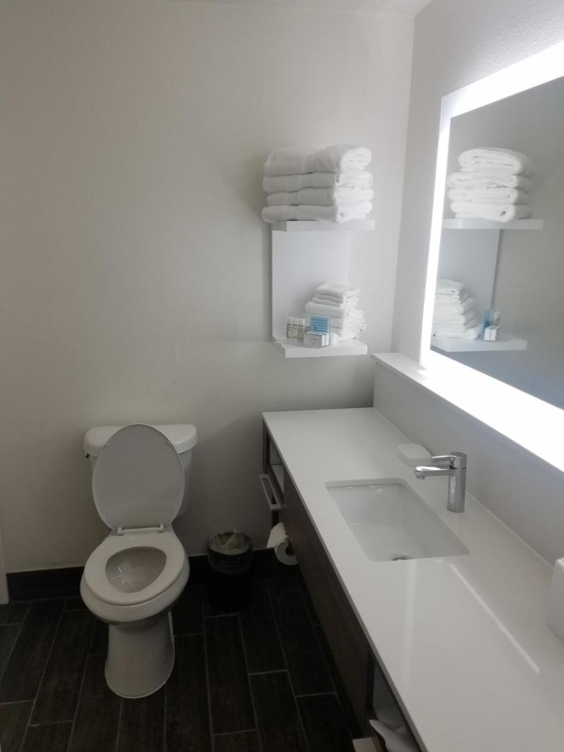 Hampton Inn & Suites Kansas City/Merriam