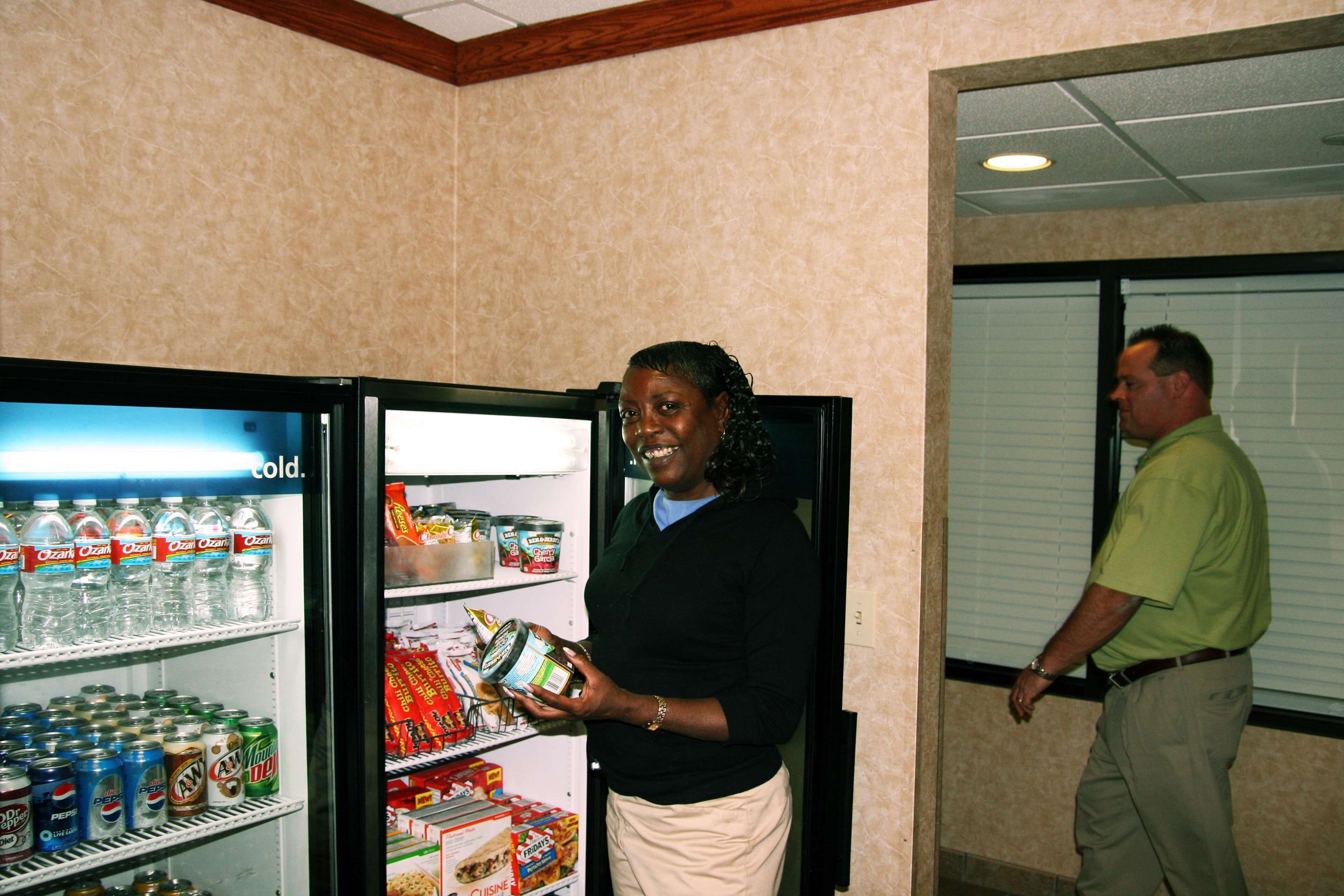 Hampton Inn & Suites Kansas City/Merriam