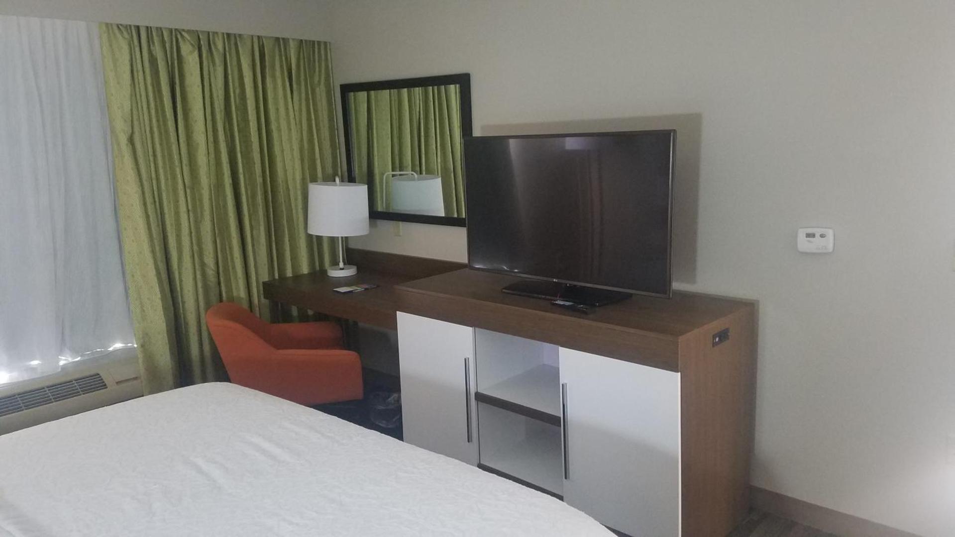 Hampton Inn & Suites Kansas City/Merriam