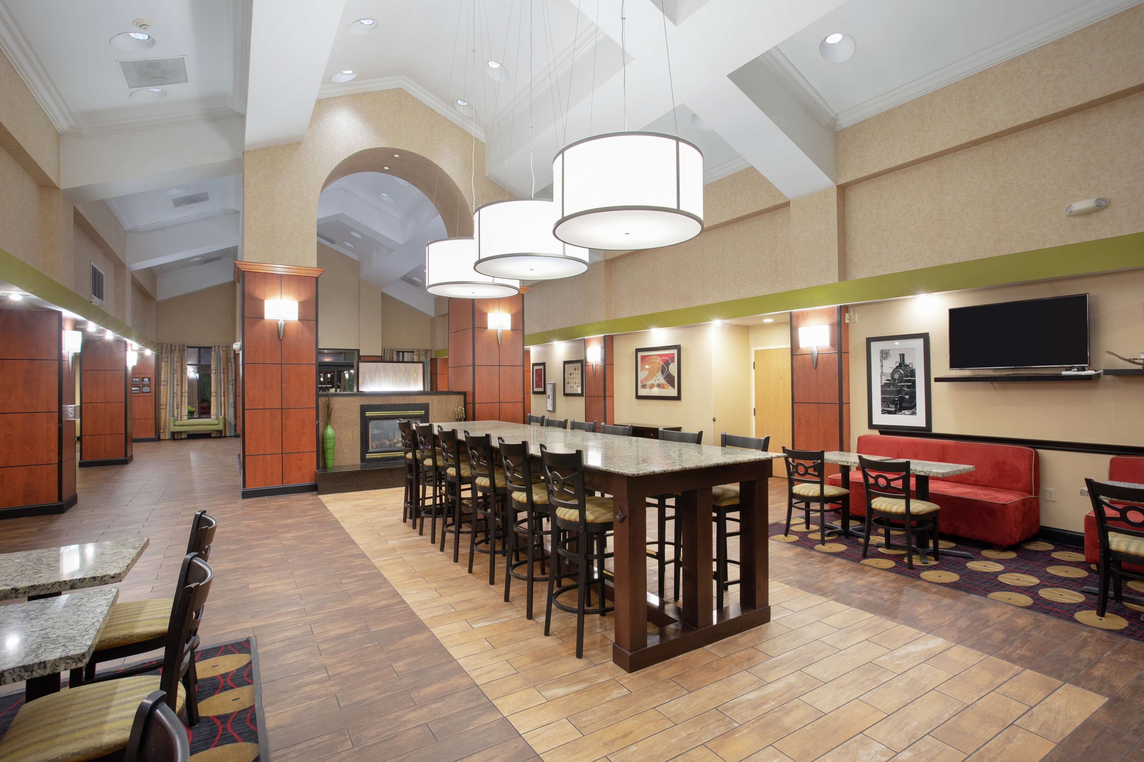 Hampton Inn & Suites Kansas City/Merriam