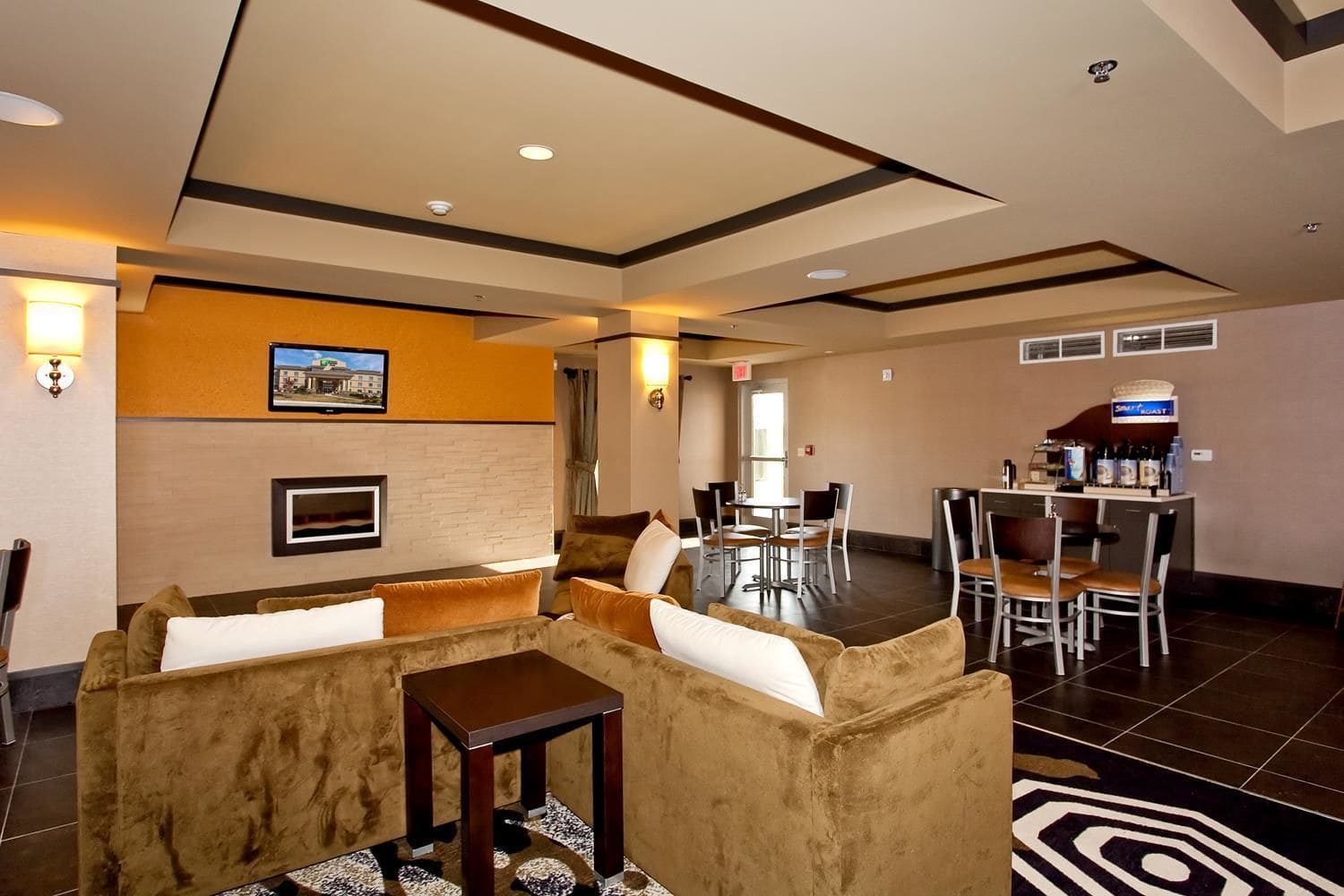 Holiday Inn Express Hotel & Suites Newton
