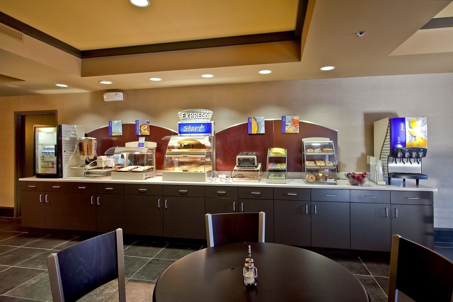 Holiday Inn Express Hotel & Suites Newton