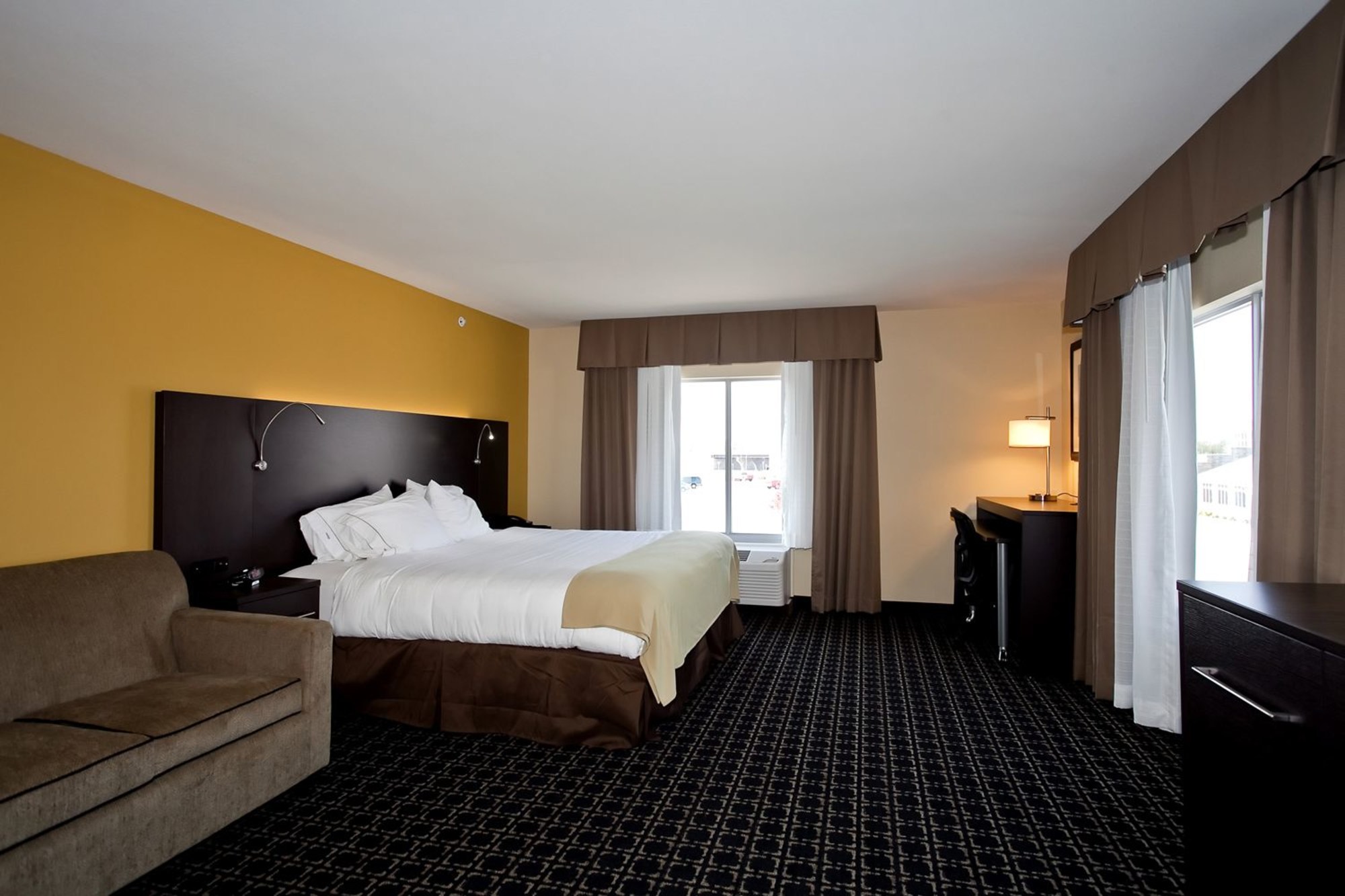 Holiday Inn Express Hotel & Suites Newton
