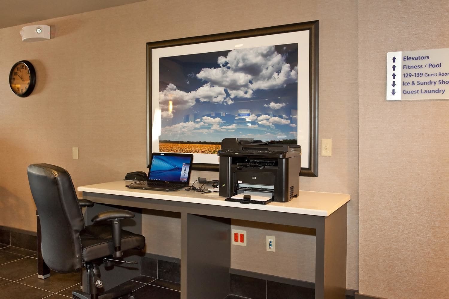 Holiday Inn Express Hotel & Suites Newton