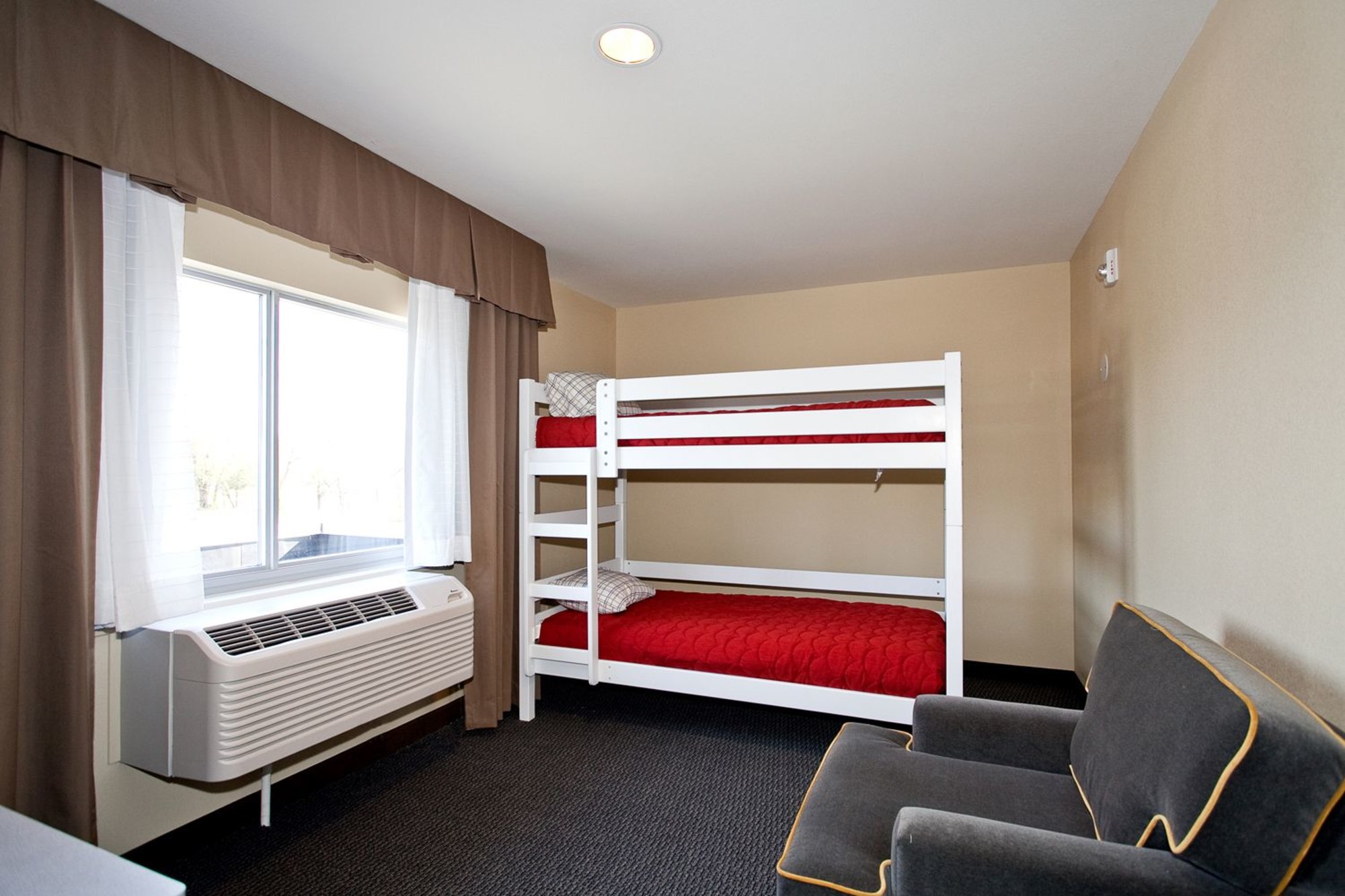 Holiday Inn Express Hotel & Suites Newton