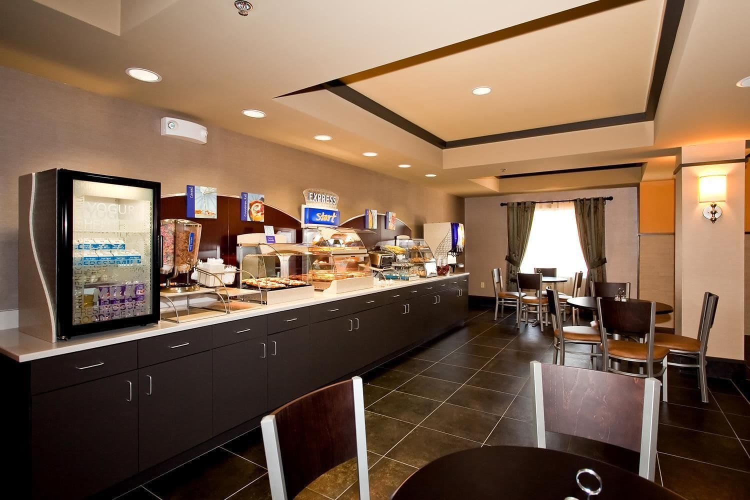 Holiday Inn Express Hotel & Suites Newton