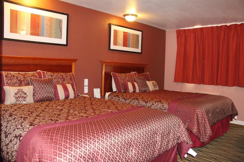 Annie Oakley Motel Oakley