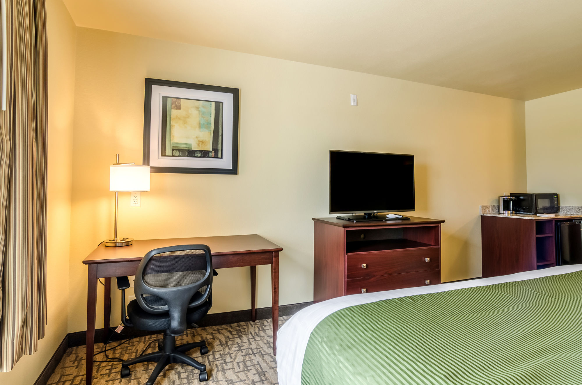 Cobblestone Inn & Suites - Oberlin