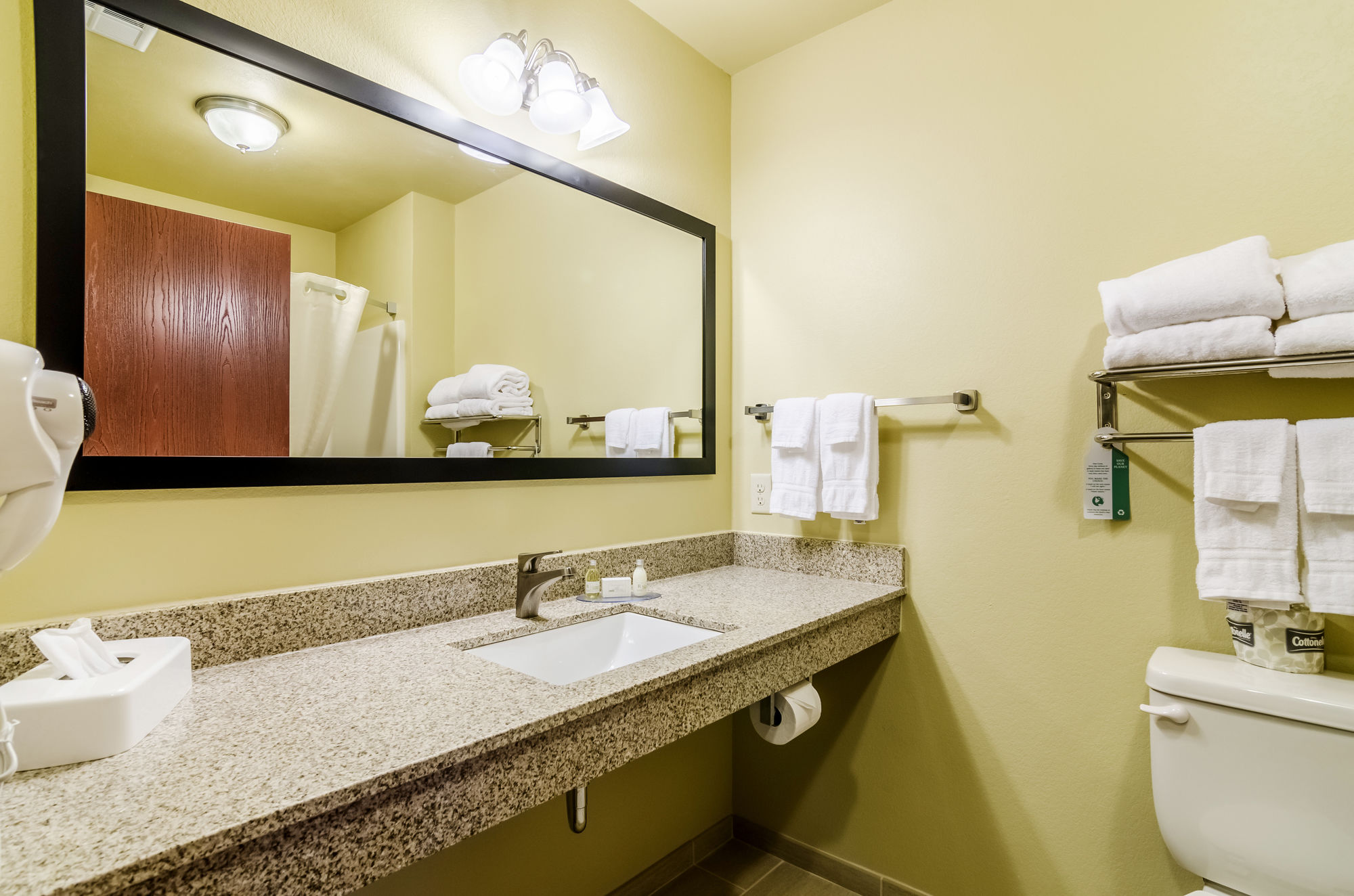 Cobblestone Inn & Suites - Oberlin
