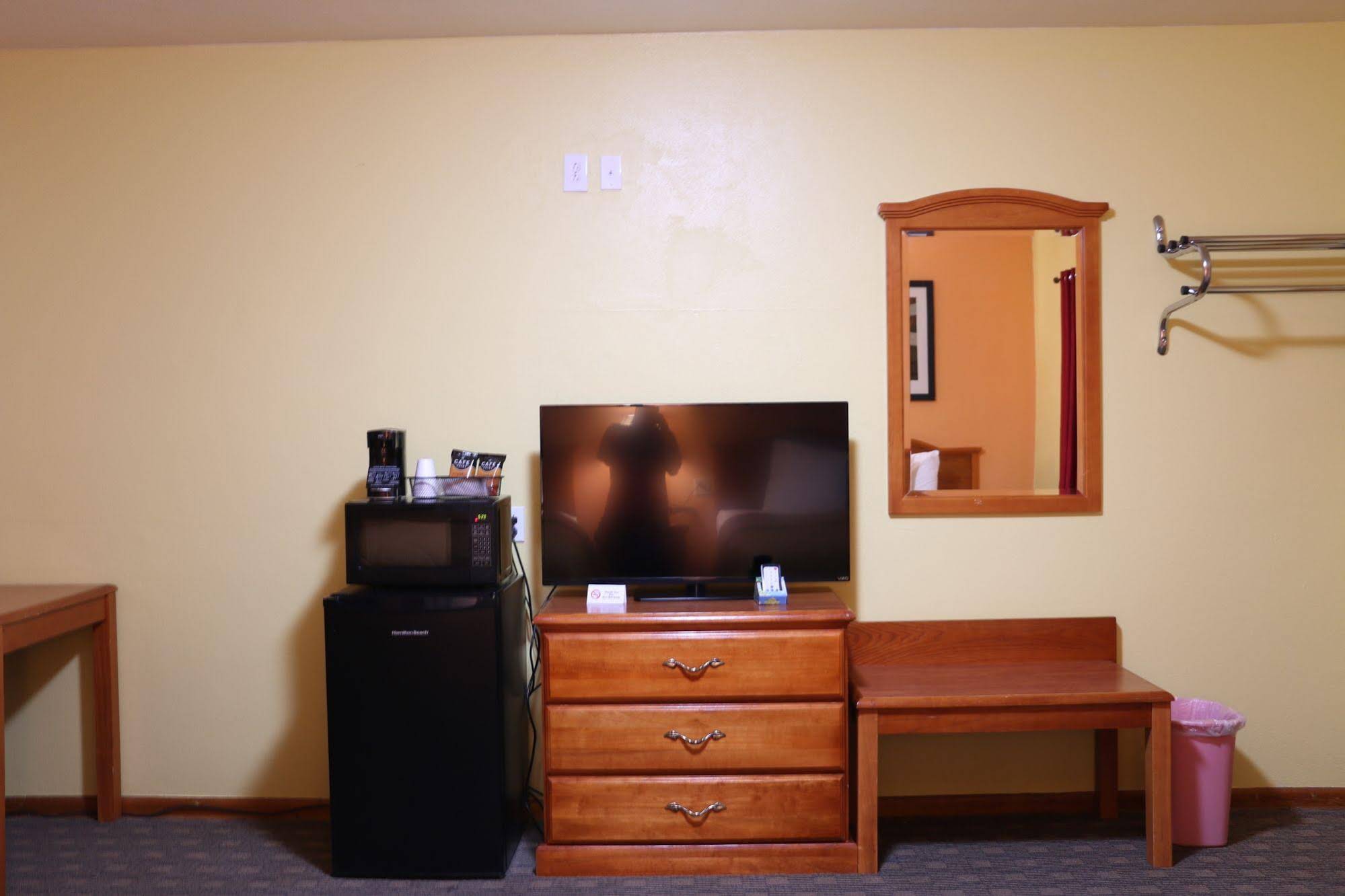 Frontier Motel