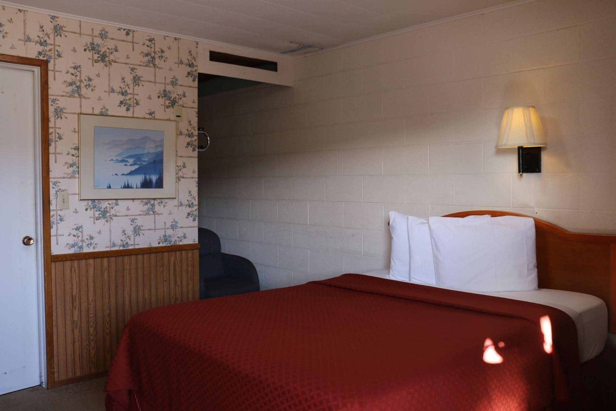 Frontier Motel
