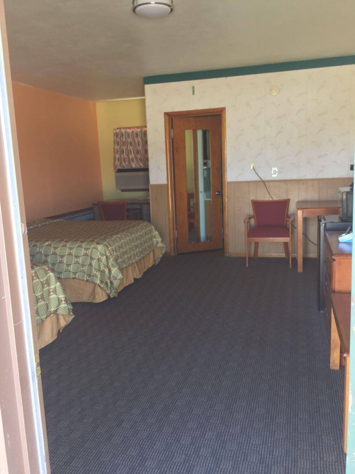 Frontier Motel