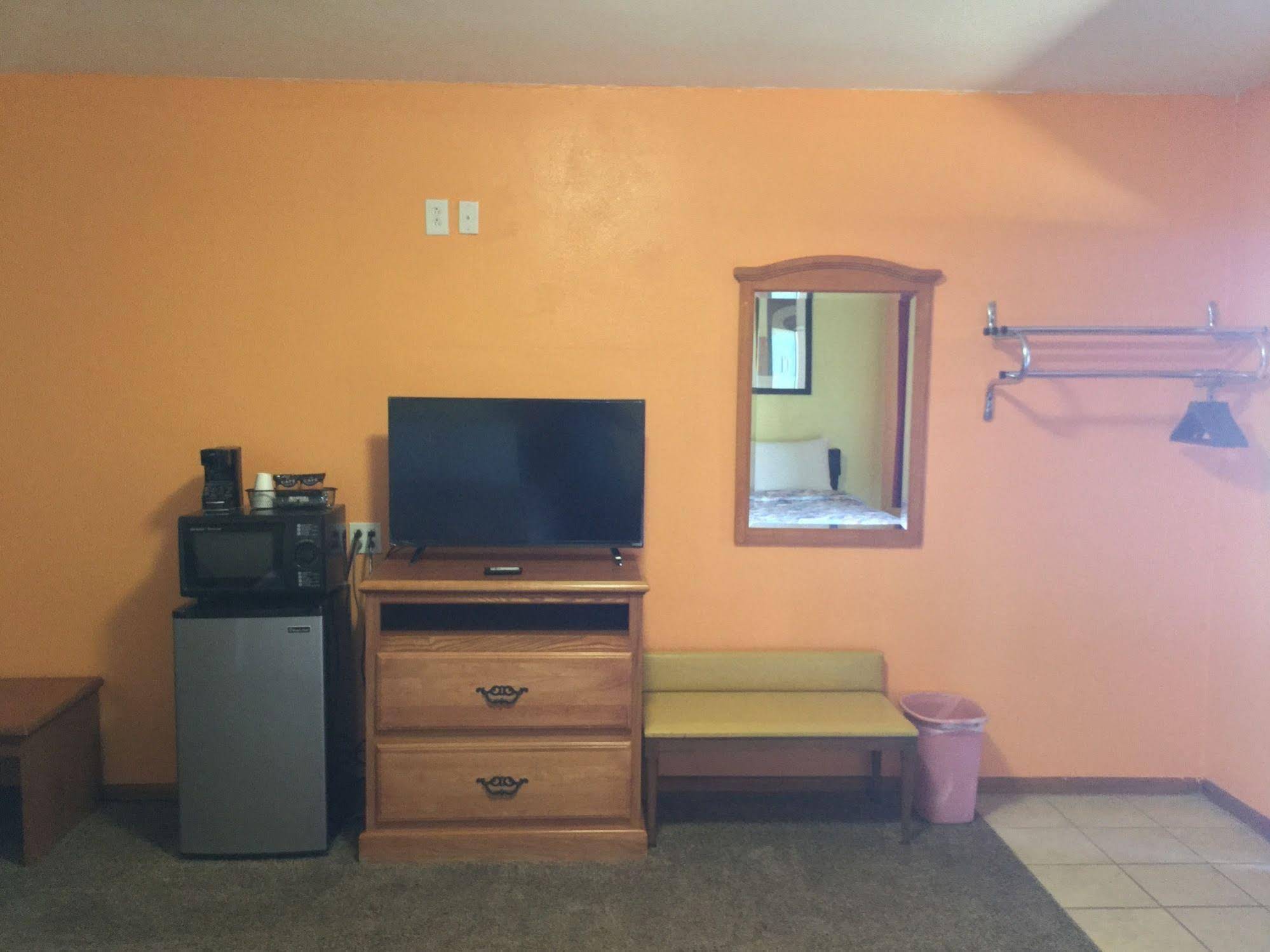 Frontier Motel