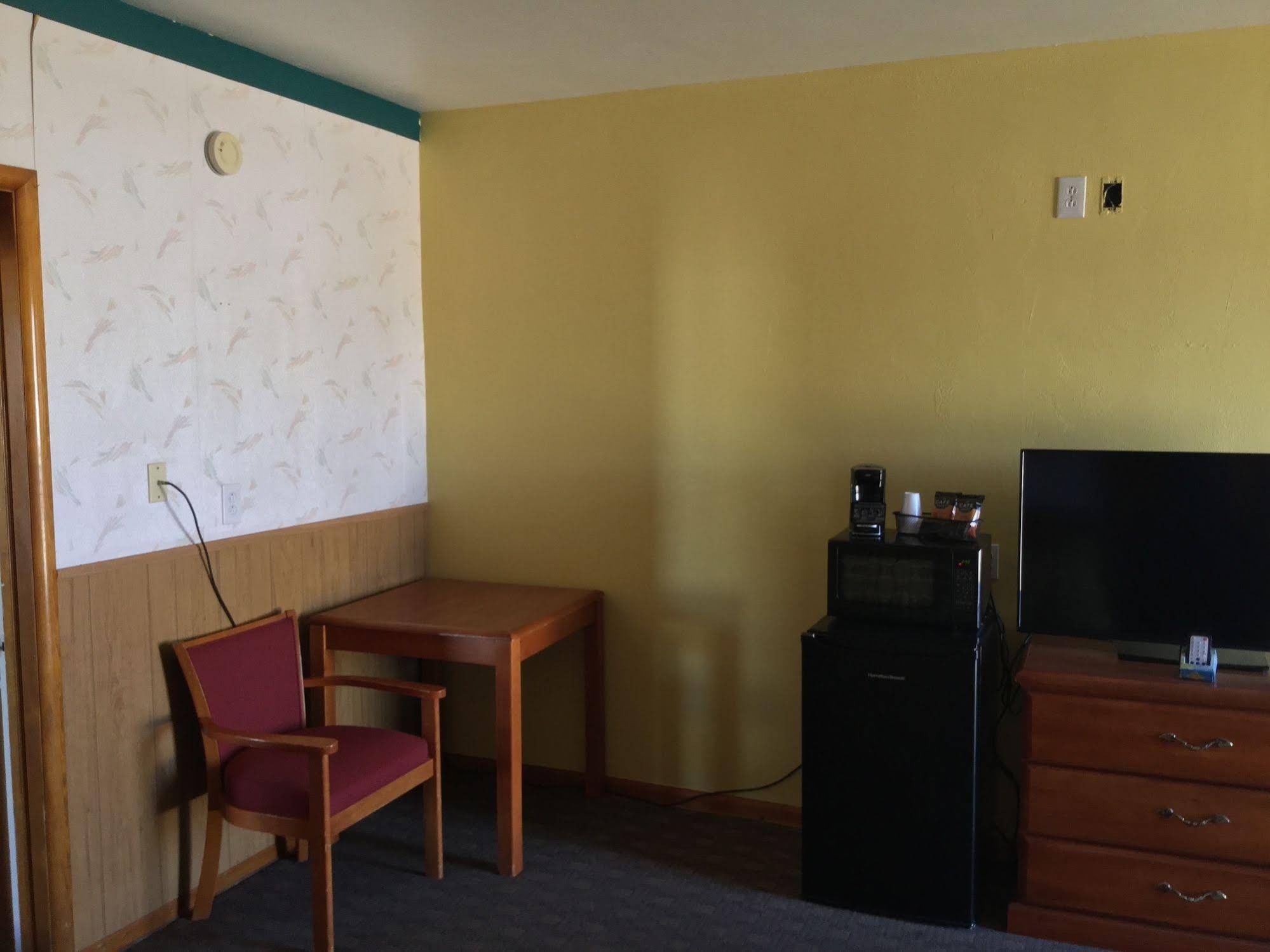 Frontier Motel