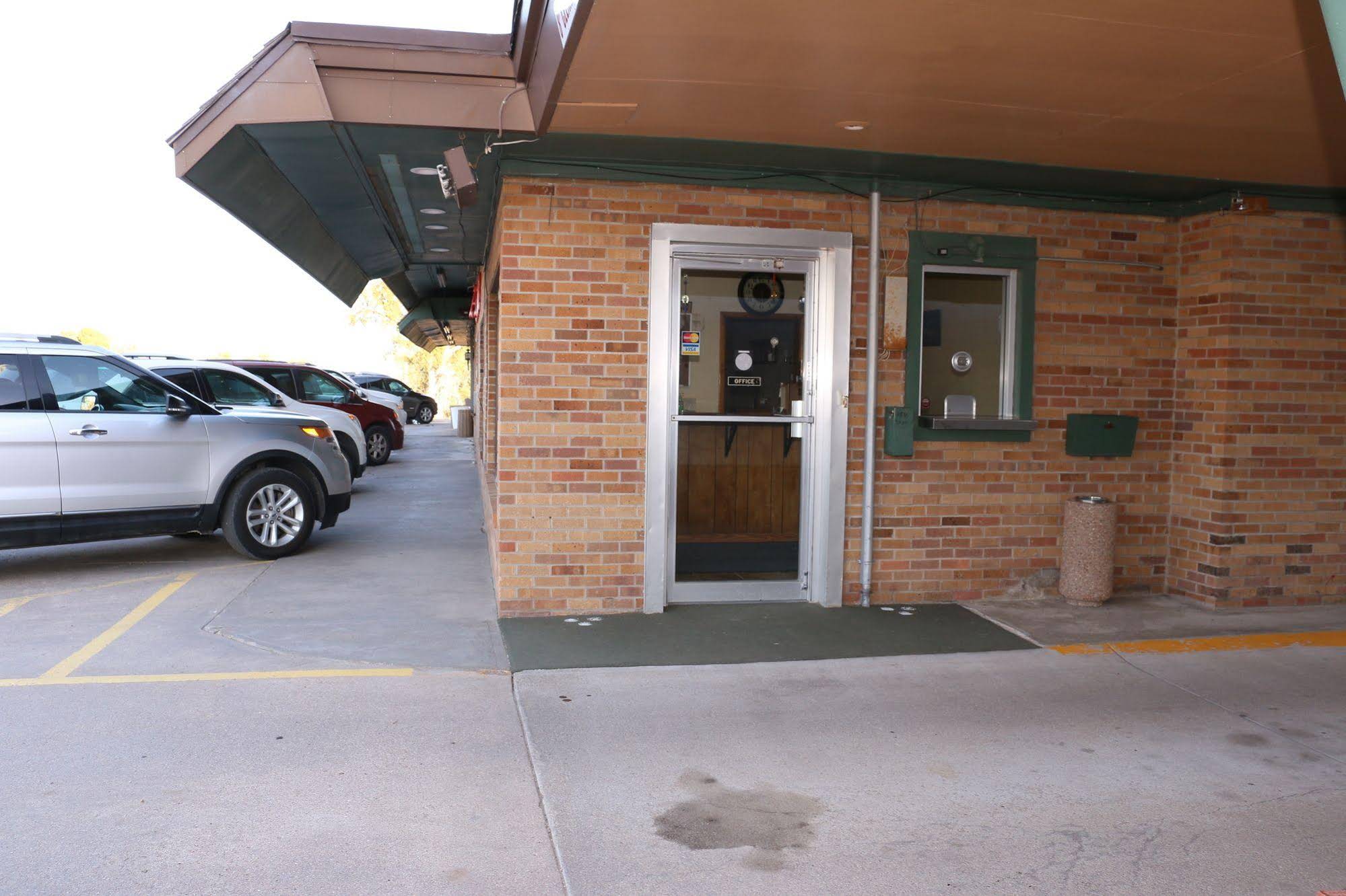 Frontier Motel