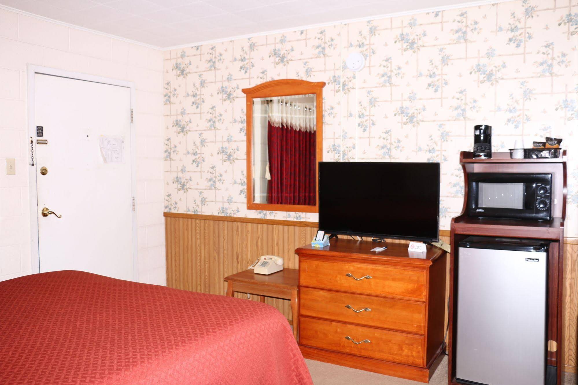 Frontier Motel